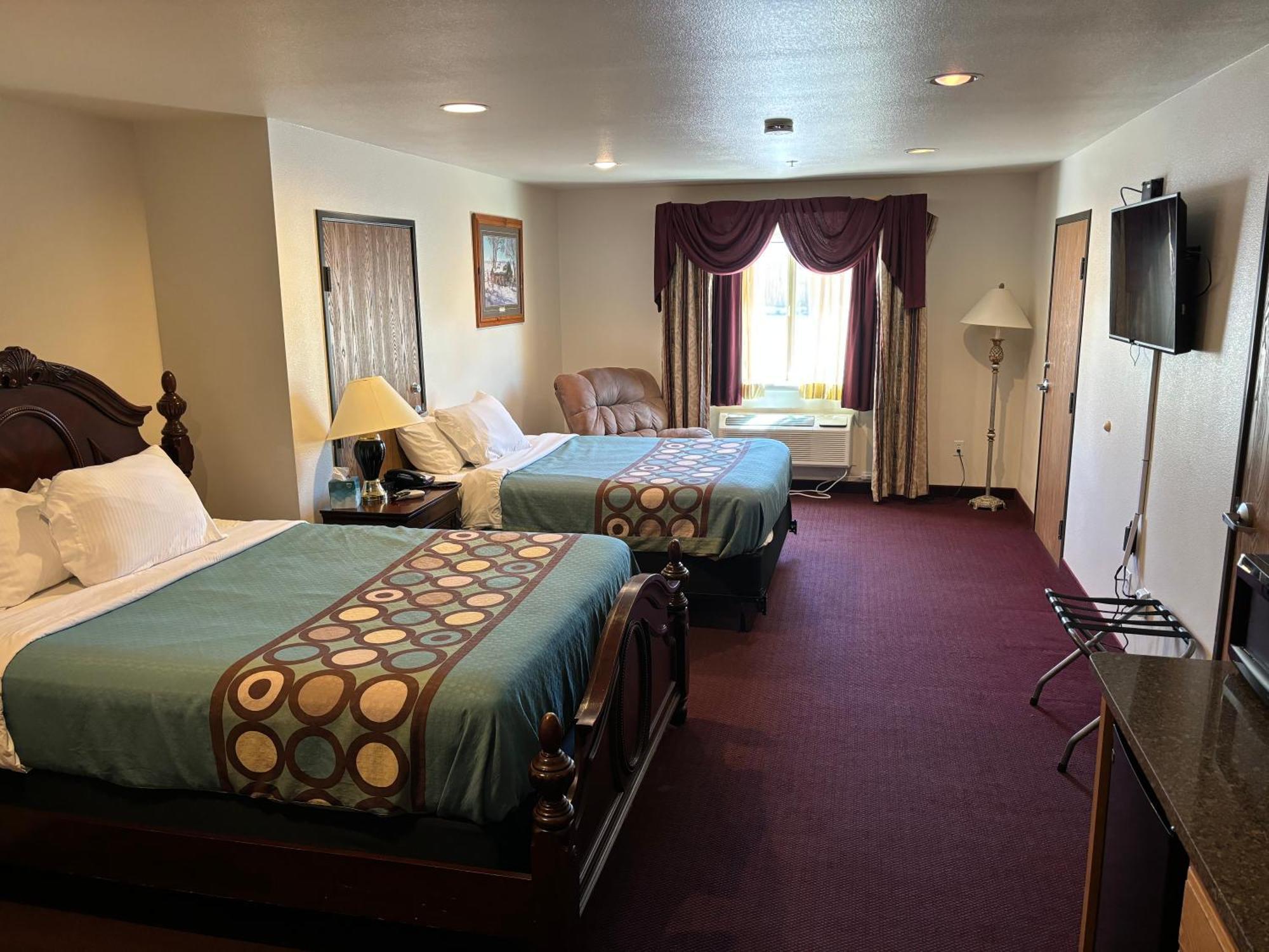 Super 8 By Wyndham Rexburg Hotel Exterior photo